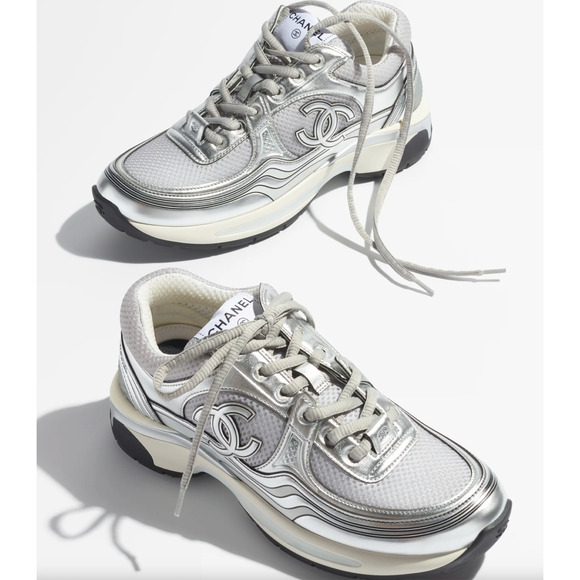 Chanel 23C Gray Silver Metallic CC Logo Lace Up Flat Runner Trainer Sneaker 38.5 - Picture 3 of 12